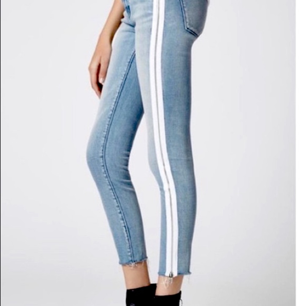 Blank NYC full side zipper jeans. A classic!